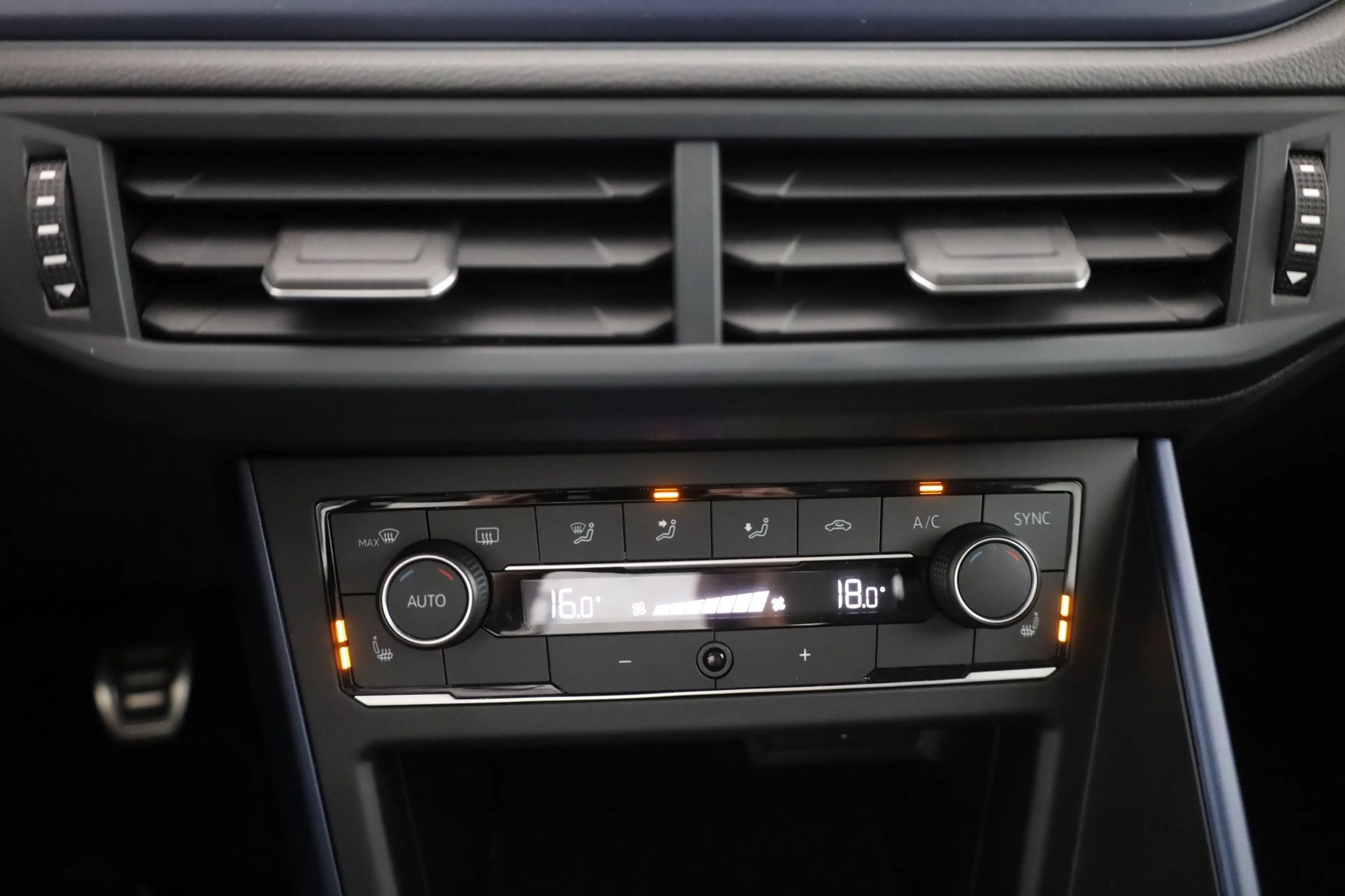 Volkswagen Polo 1.0 TSI United Navi App-Connect Sitzheizung — photo 12