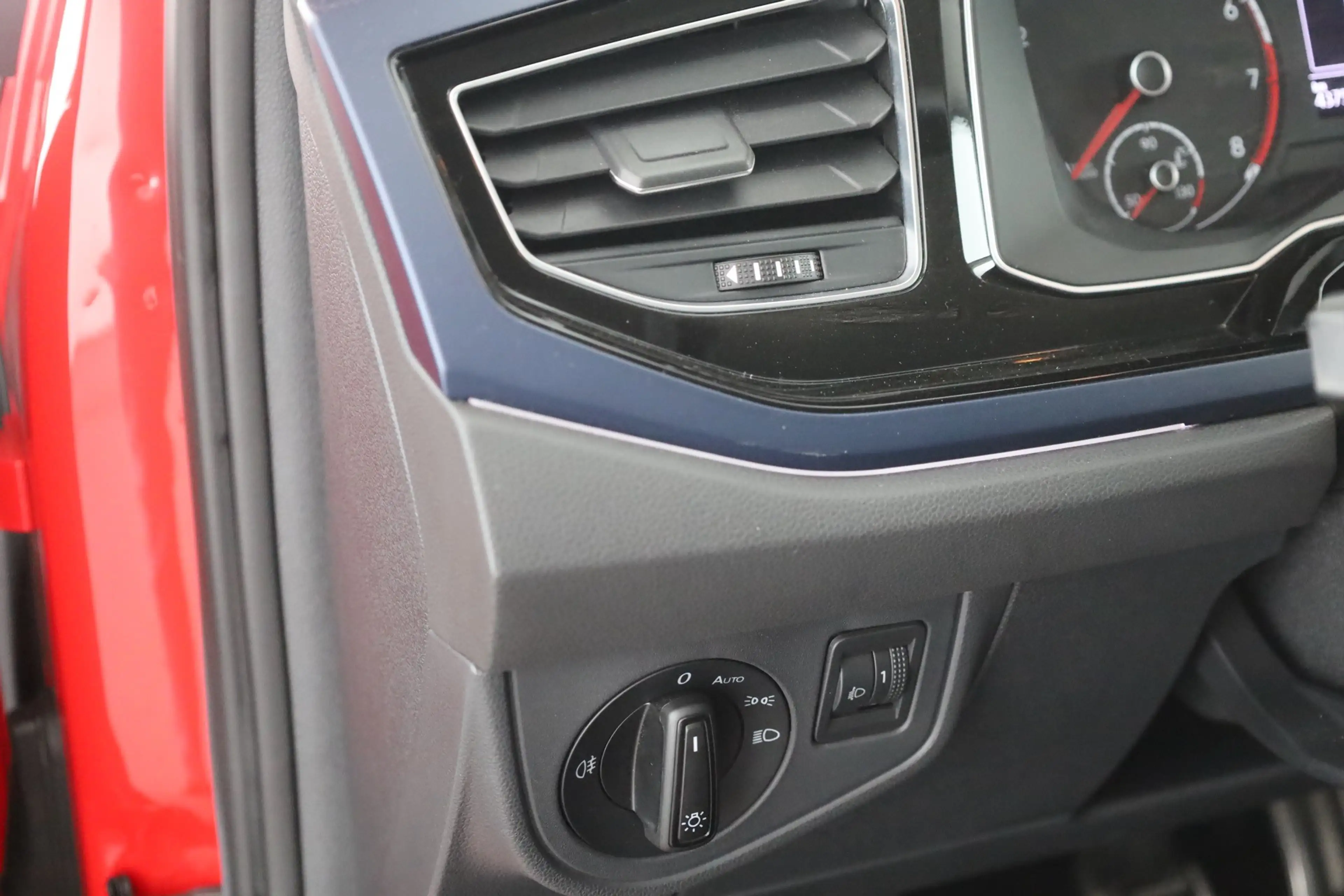 Volkswagen Polo 1.0 TSI United Navi App-Connect Sitzheizung — photo 21