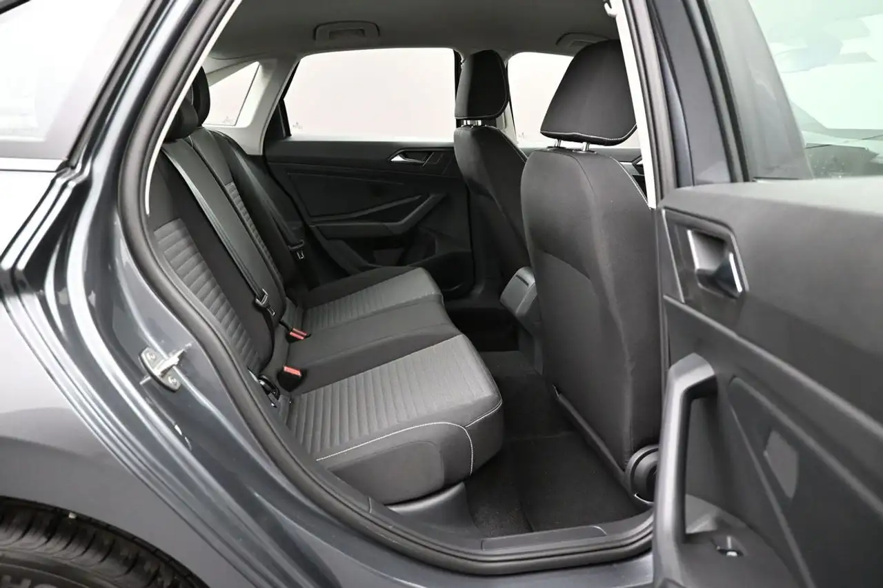 Volkswagen Jetta снимка Volkswagen Jetta