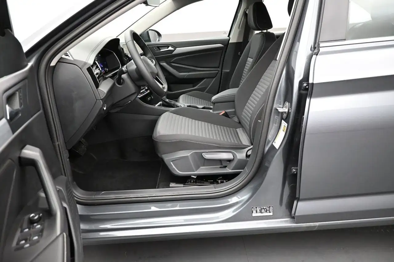 Volkswagen Jetta снимка Volkswagen Jetta