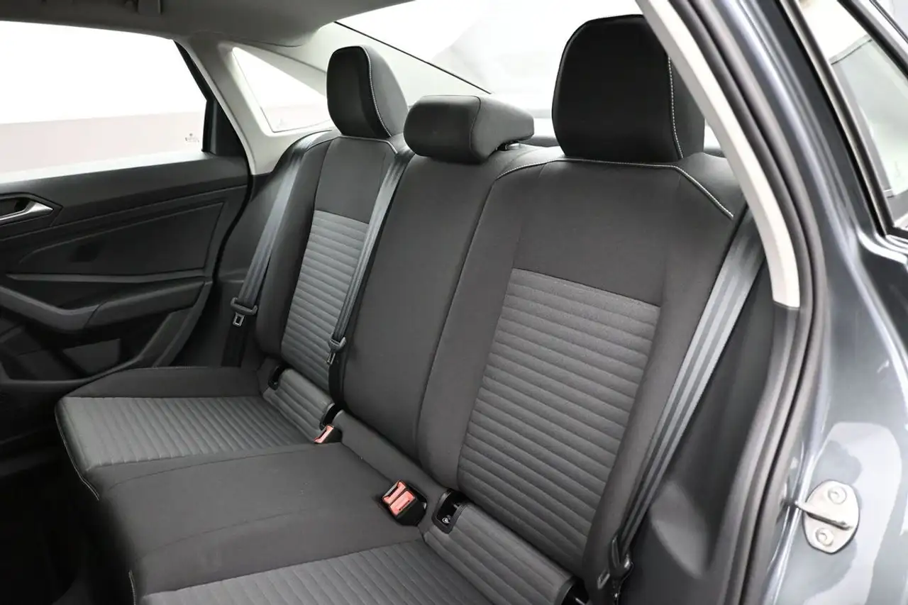 Volkswagen Jetta снимка Volkswagen Jetta