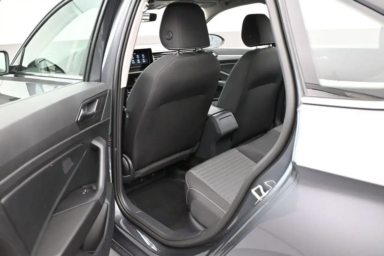 Volkswagen Jetta снимка Volkswagen Jetta