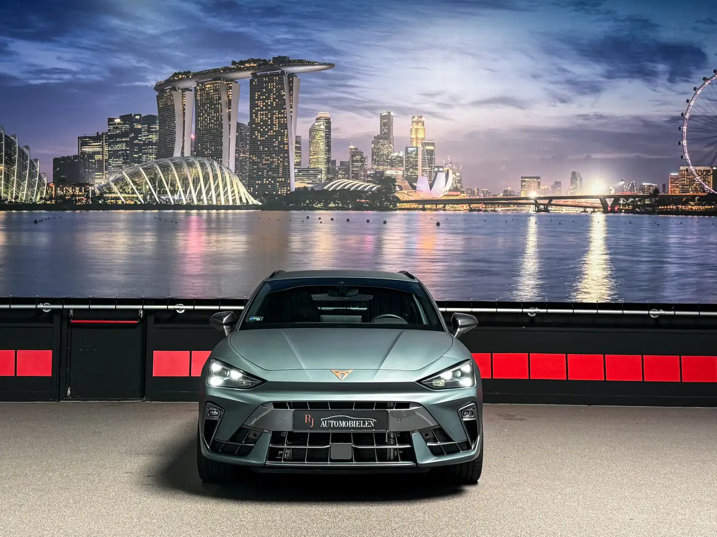 CUPRA Leon Sportstourer 1.5 TSI e-Hybrid VZ Performance 272PK Groen - 2