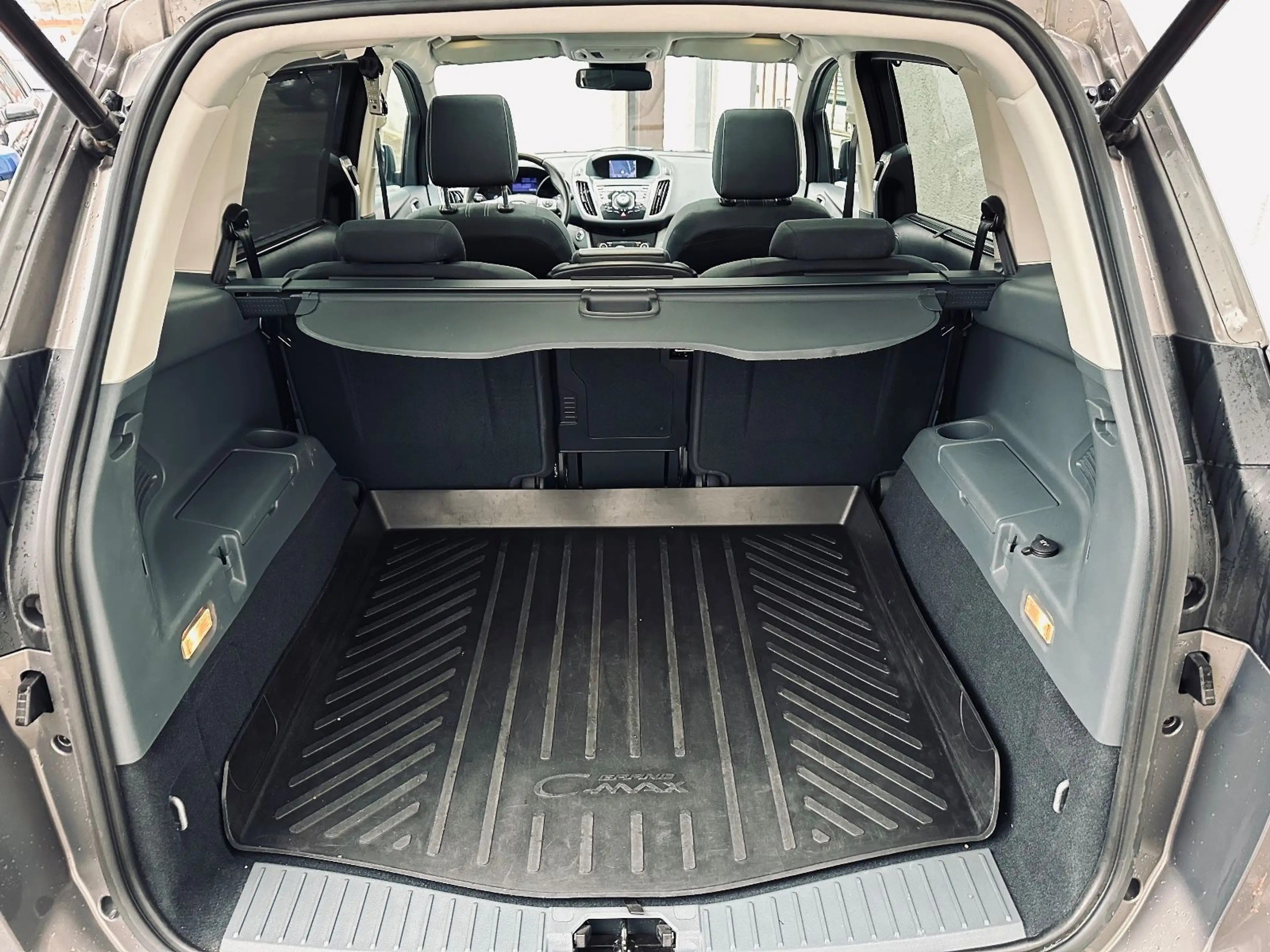 Ford Grand C-Max 2.0 Titanium*NAVI*PANO*TEMPO*KAMERA* — photo 12
