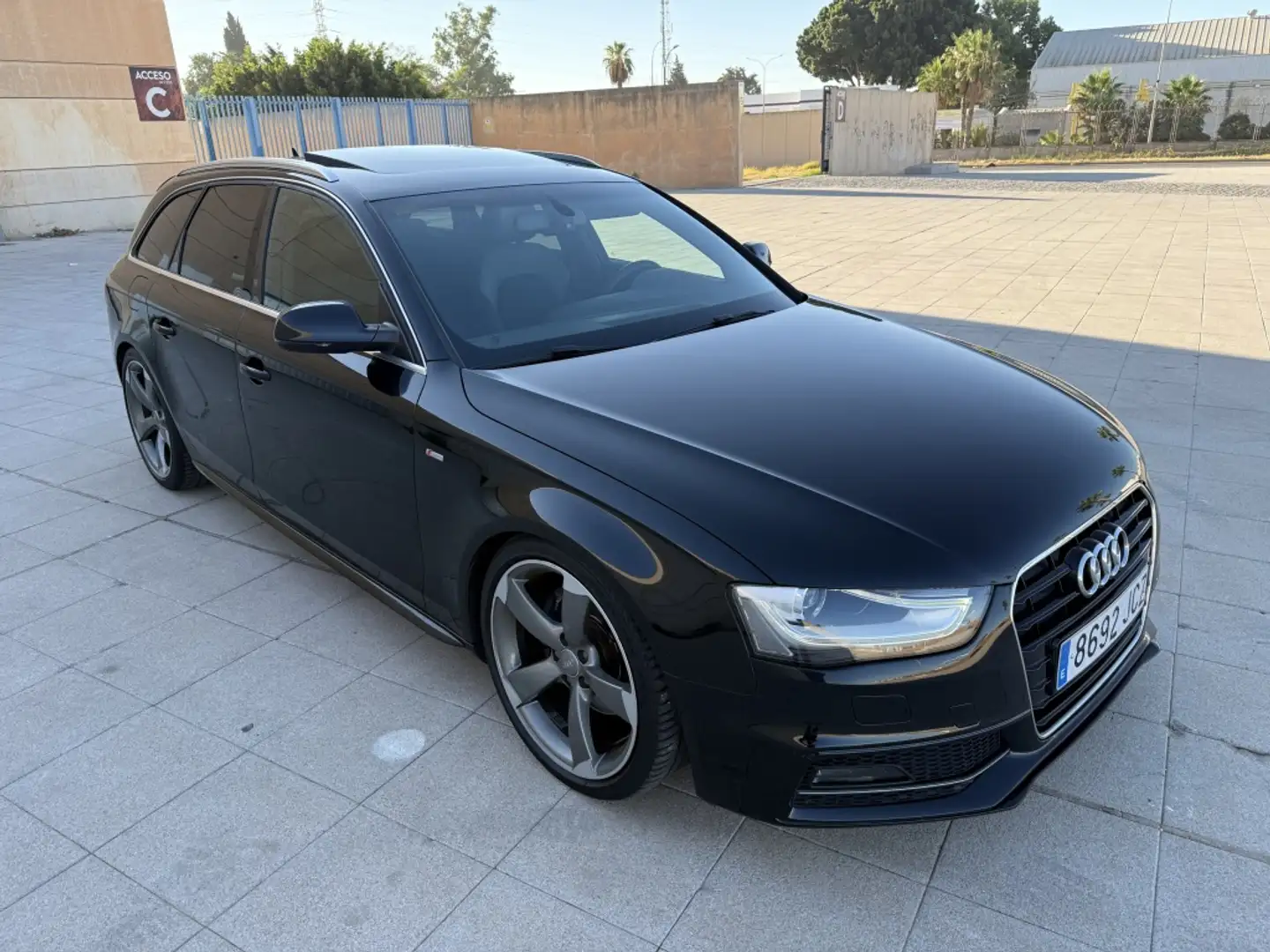 Audi A4 Avant 2.0TDI DPF S line ed.Mult. 150 Schwarz - 2