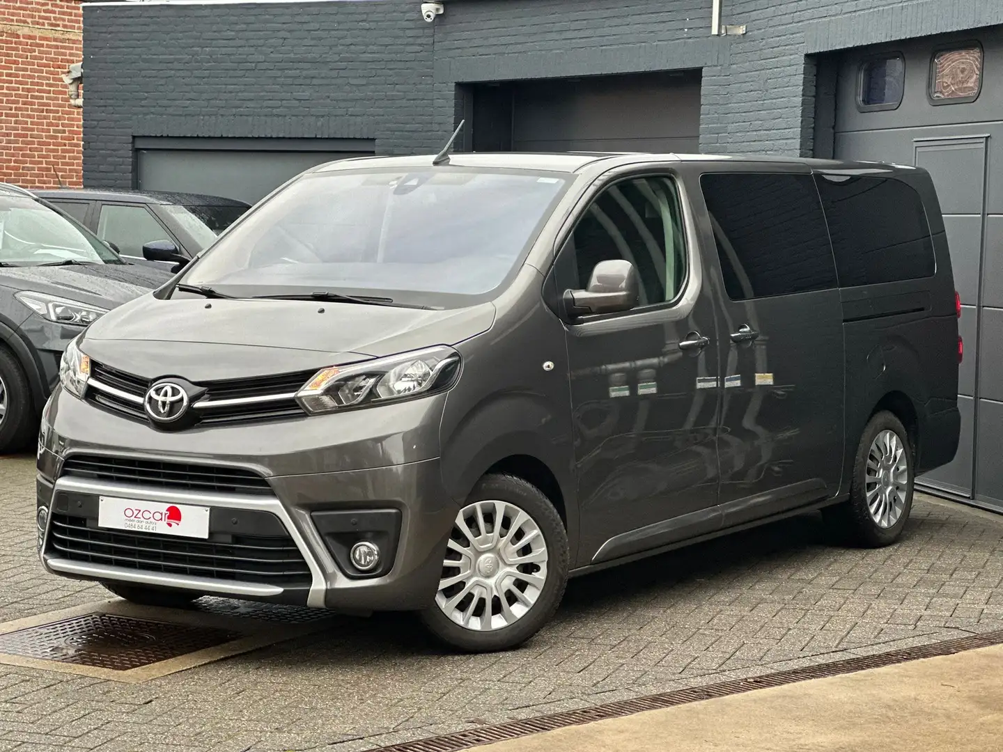 Toyota Proace 2.0D Aut./LichteVracht/5zit/1eig/*1JGarantie* Gris - 1