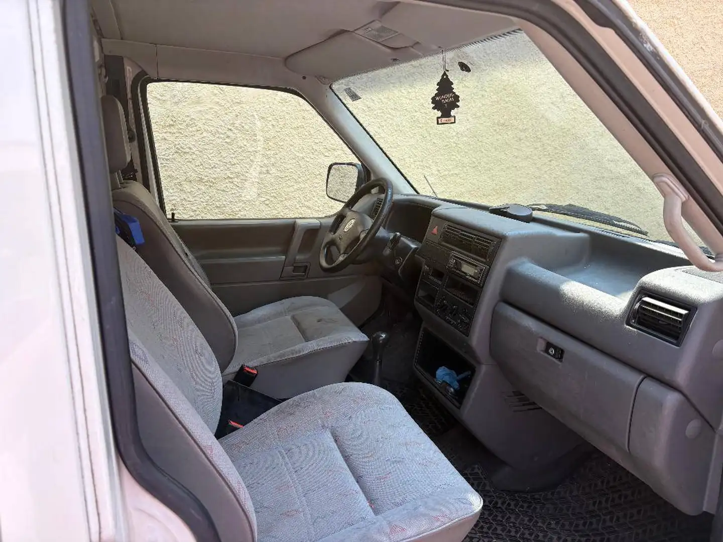Volkswagen T4 2,5 TDI Weiß - 2