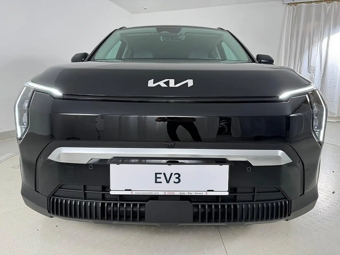 Kia EV3 FWD 81,4kWh Long Range Earth plus | Stahl Wien 22 Schwarz - 2