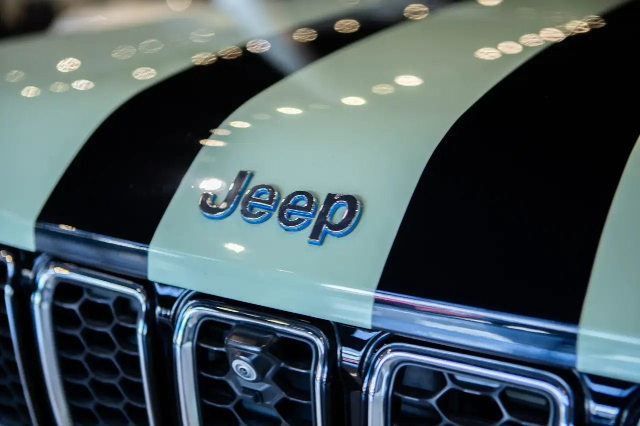 Jeep Grand Cherokee снимка Jeep Grand Cherokee
