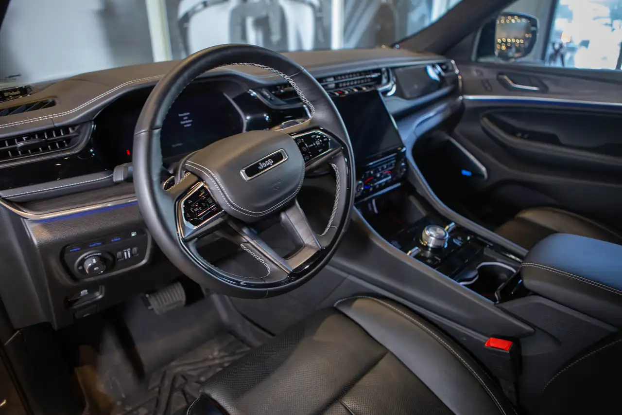 Jeep Grand Cherokee снимка Jeep Grand Cherokee