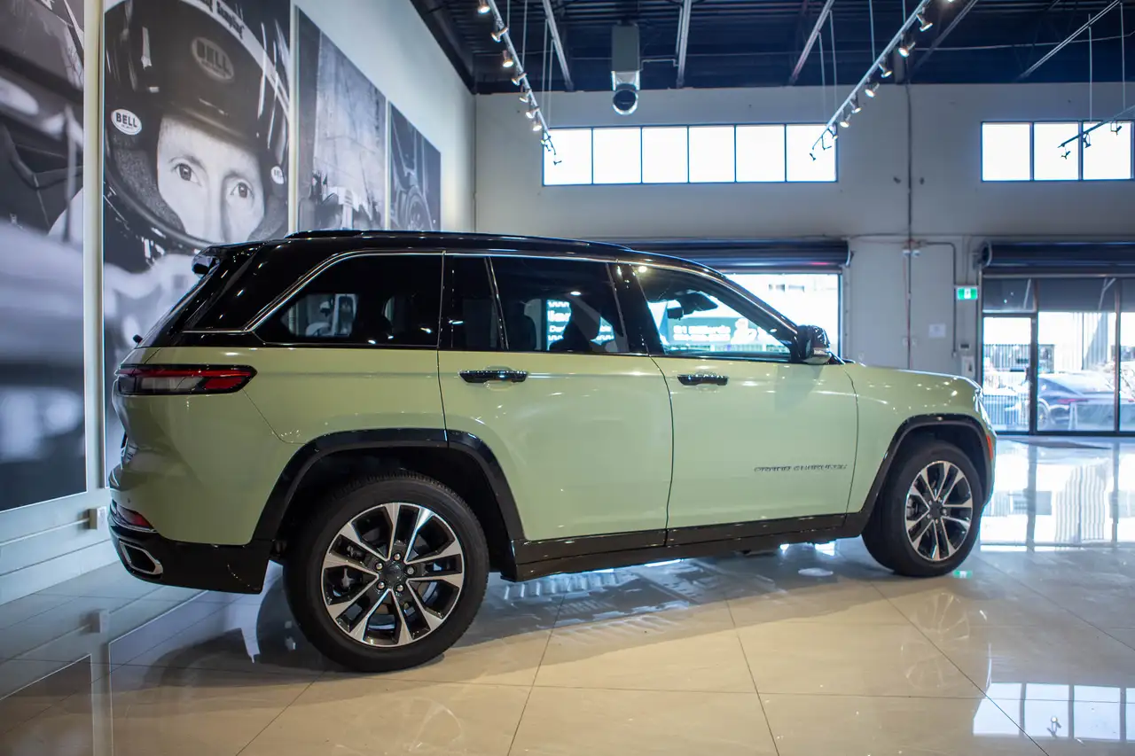 Jeep Grand Cherokee снимка Jeep Grand Cherokee