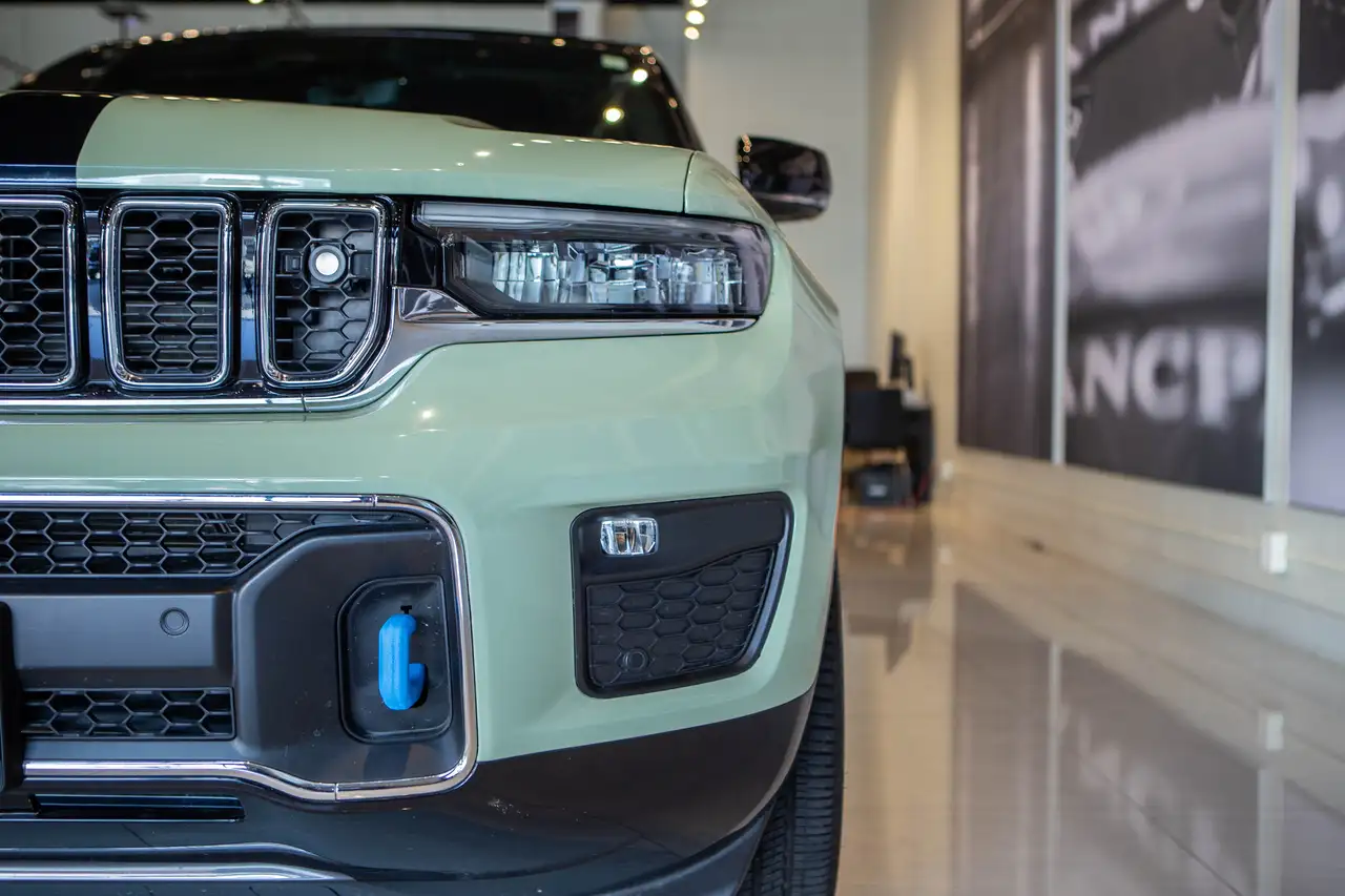 Jeep Grand Cherokee снимка Jeep Grand Cherokee