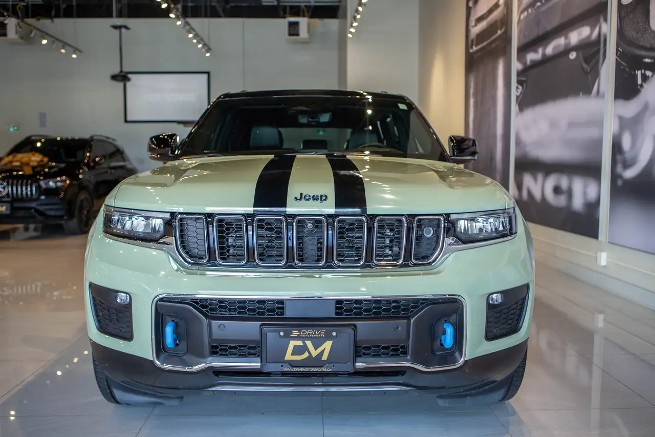 Jeep Grand Cherokee снимка Jeep Grand Cherokee