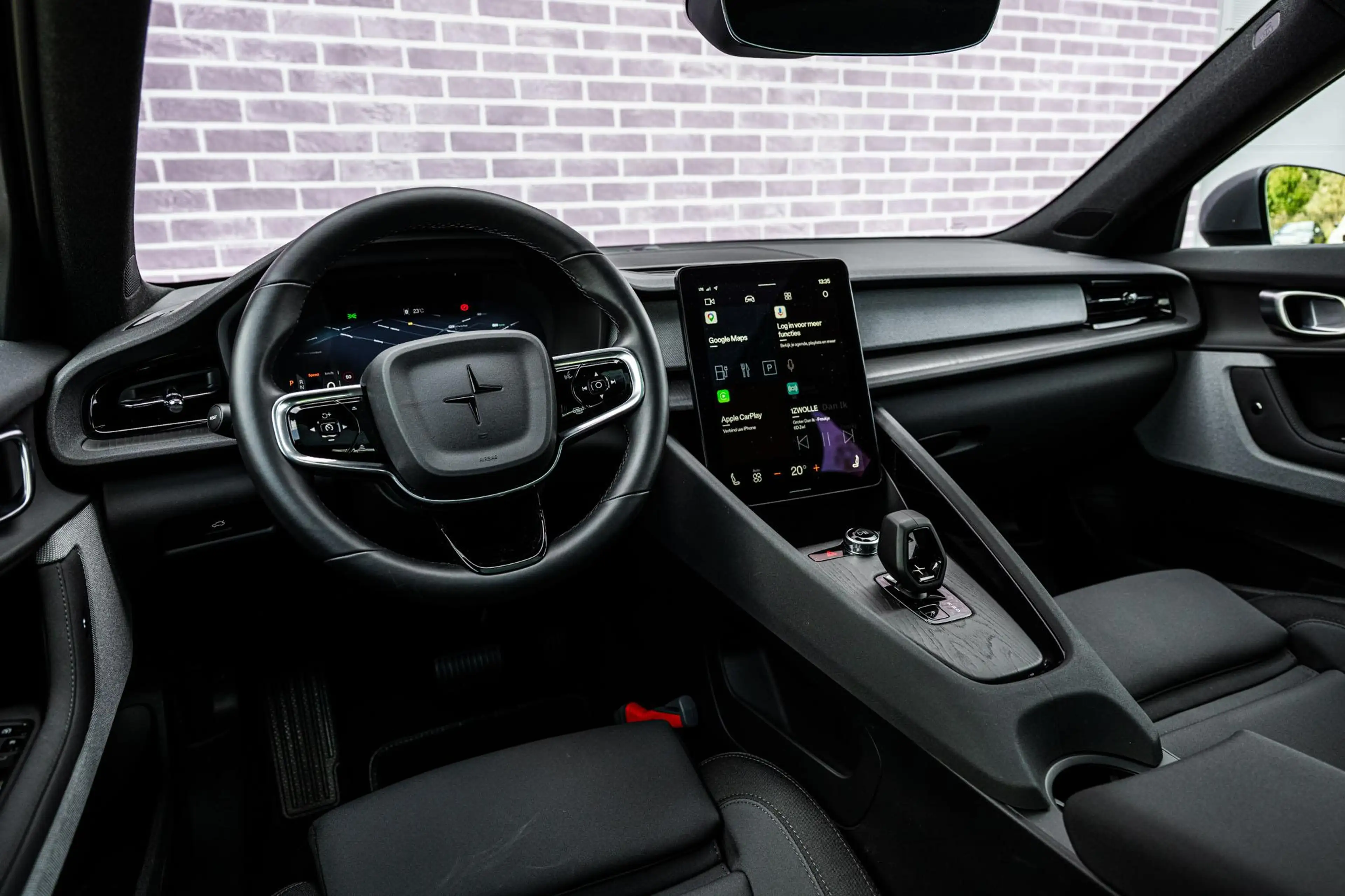 Polestar 2 Long Range Single Motor Plus 82 kWh — photo 11