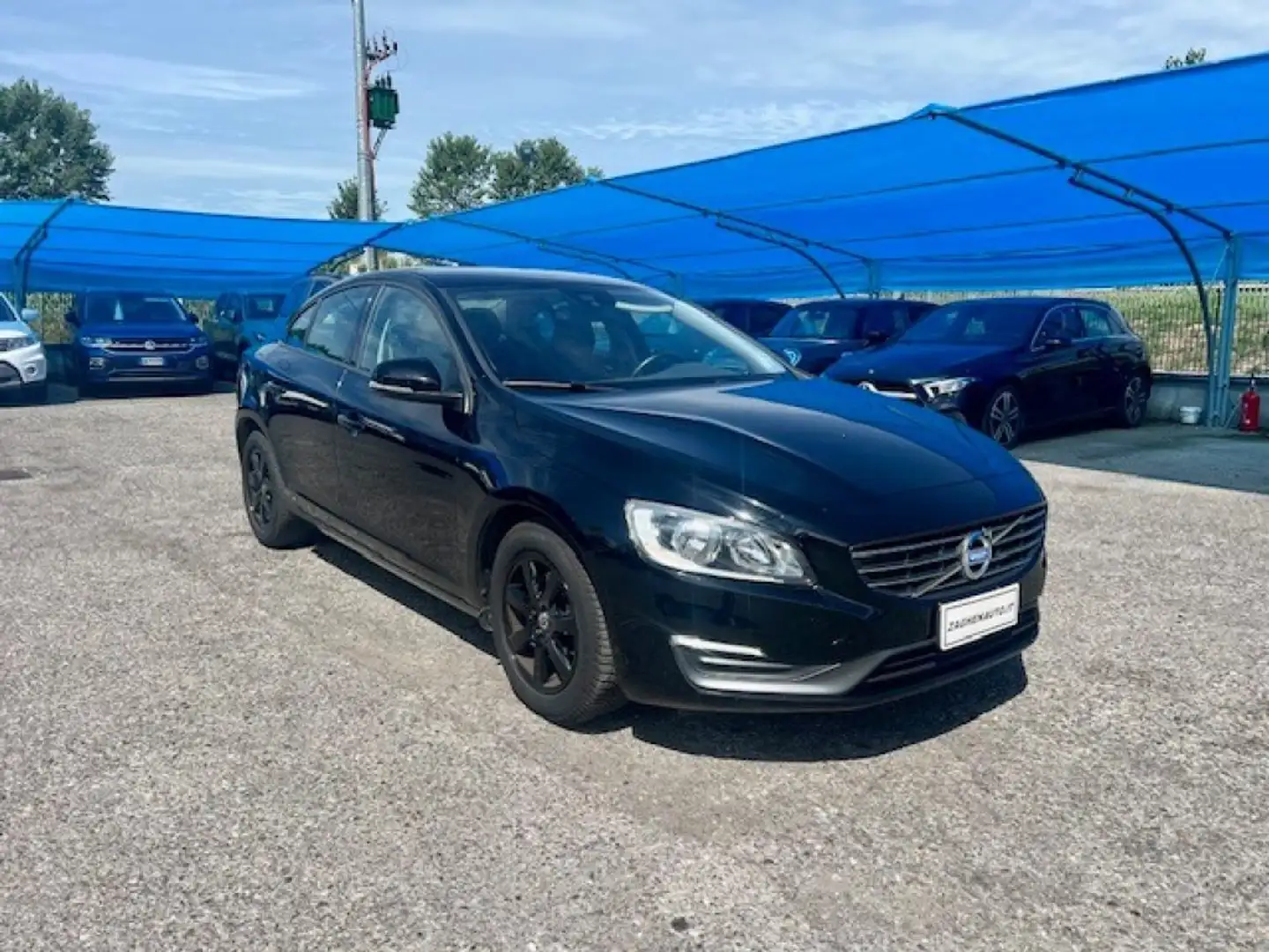 Volvo S60 D2 Momentum+CONTO VENDITA Nero - 1