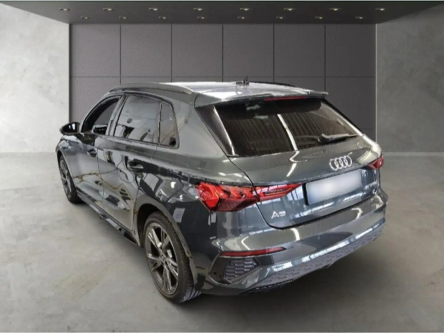 Audi A3 S line 45TFSI e Stronic RFK B&O AHK Grün - 2