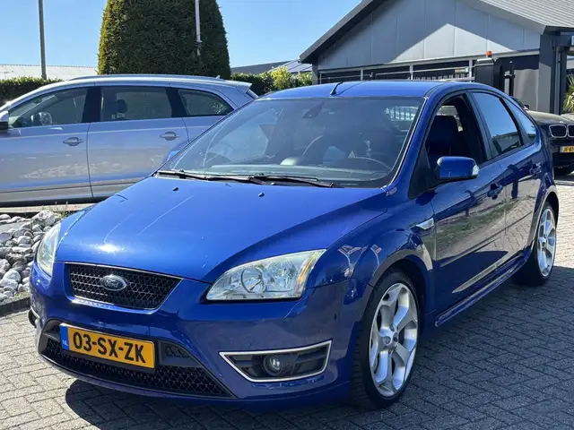 2006 Ford Focus in Blue for sale