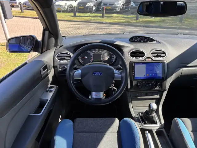 Ford Focus view 10
