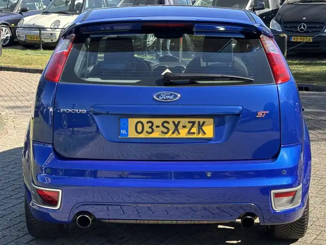 Ford Focus view 6