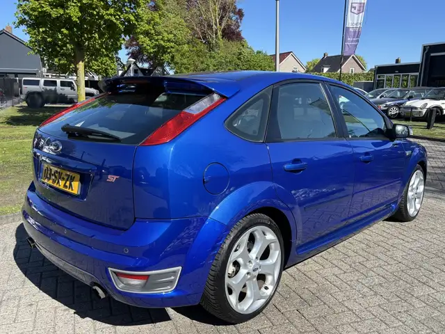 Ford Focus view 5