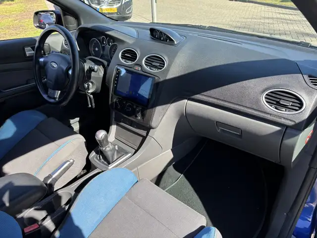 Ford Focus view 11