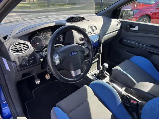 Ford Focus view 13
