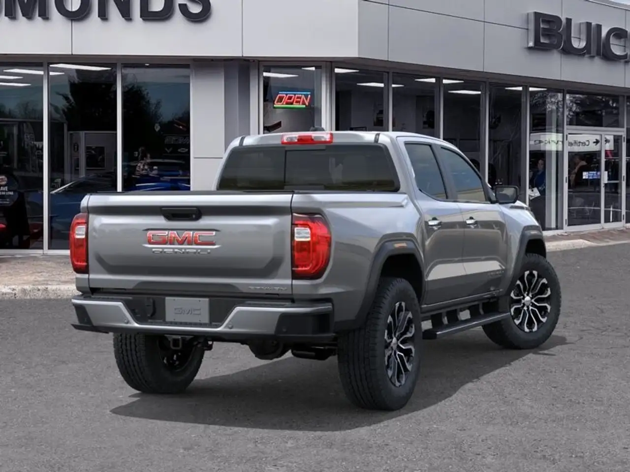 GMC Canyon photo GMC Canyon