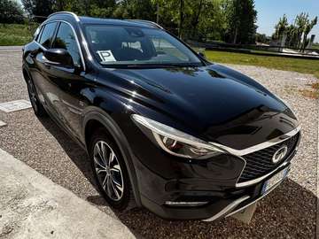 QX302.2d Premium awd dct