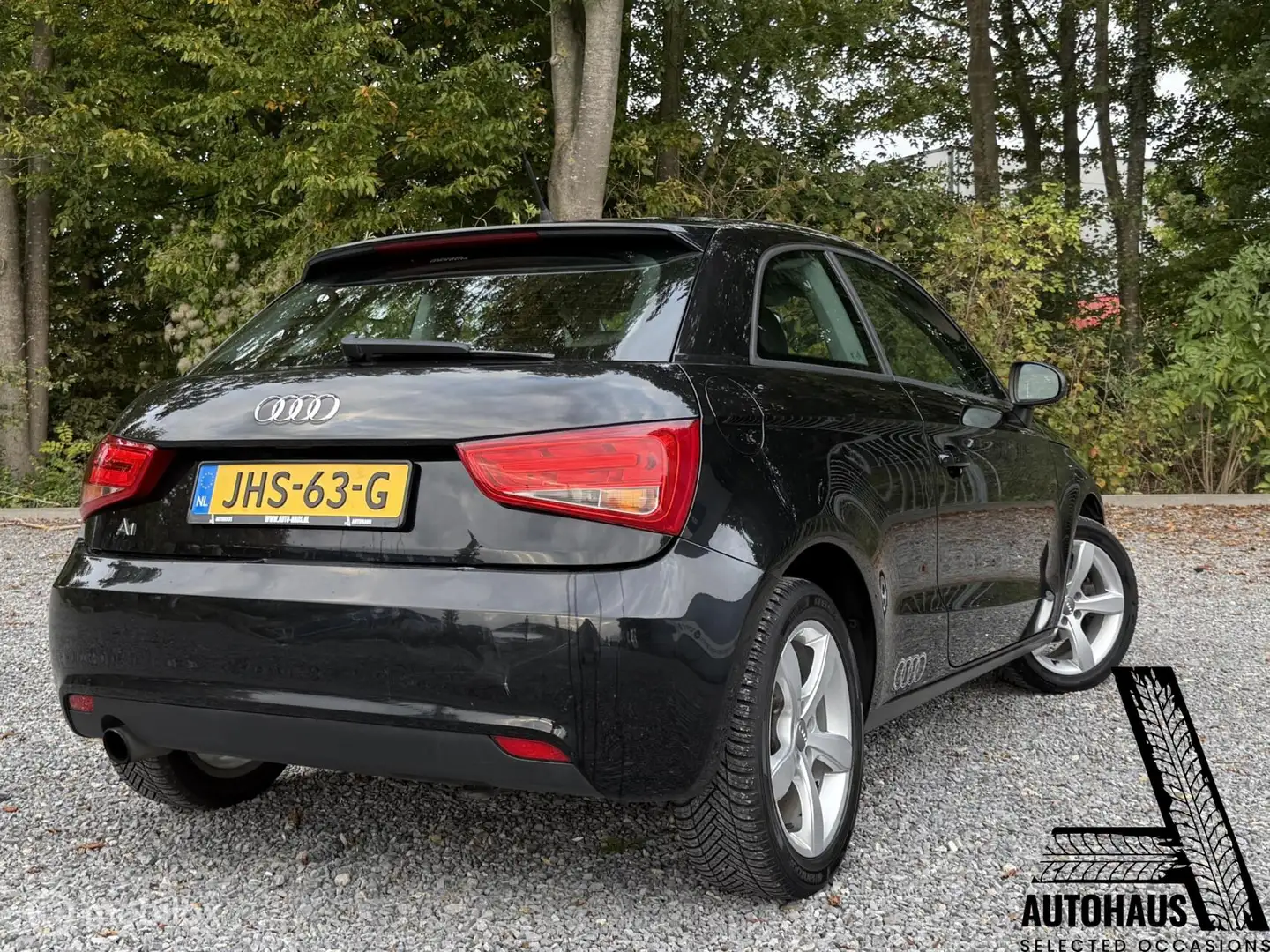 Audi A1 1.2 TFSI Pro Line S Navi Stoelverwarming Bluetooth Zwart - 2