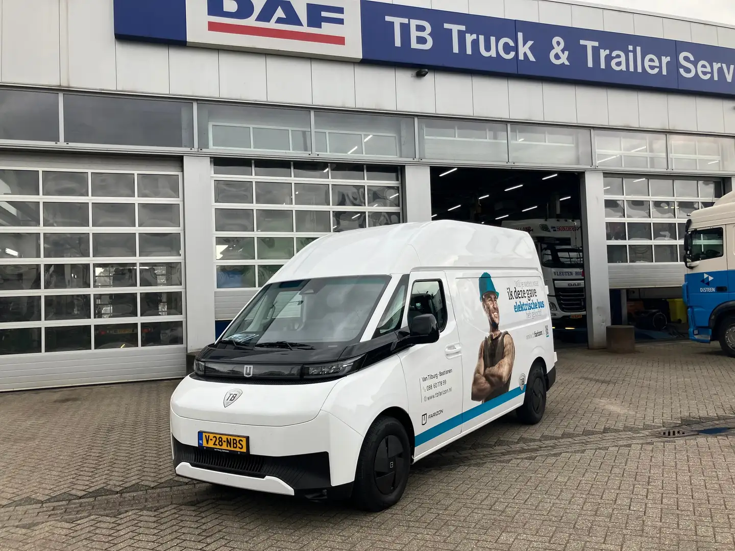 Farizon SV L2H3 83 kWh | TREKHAAK | 270° DEUREN | BANKJE Weiß - 1