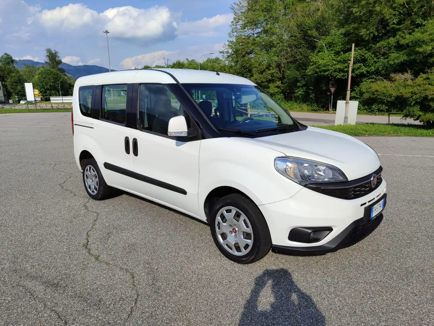 Fiat Doblo Doblo II 2015 1.4 16v Easy 95cv Biały - 1