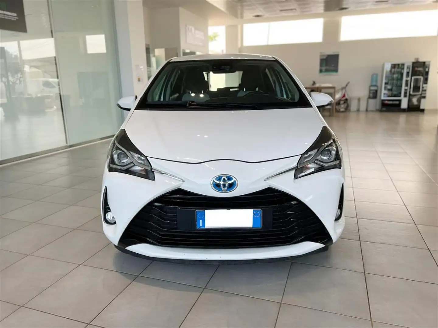 Toyota Yaris 1.5 Hybrid Active 36 mesi di garanzia Bianco - 2