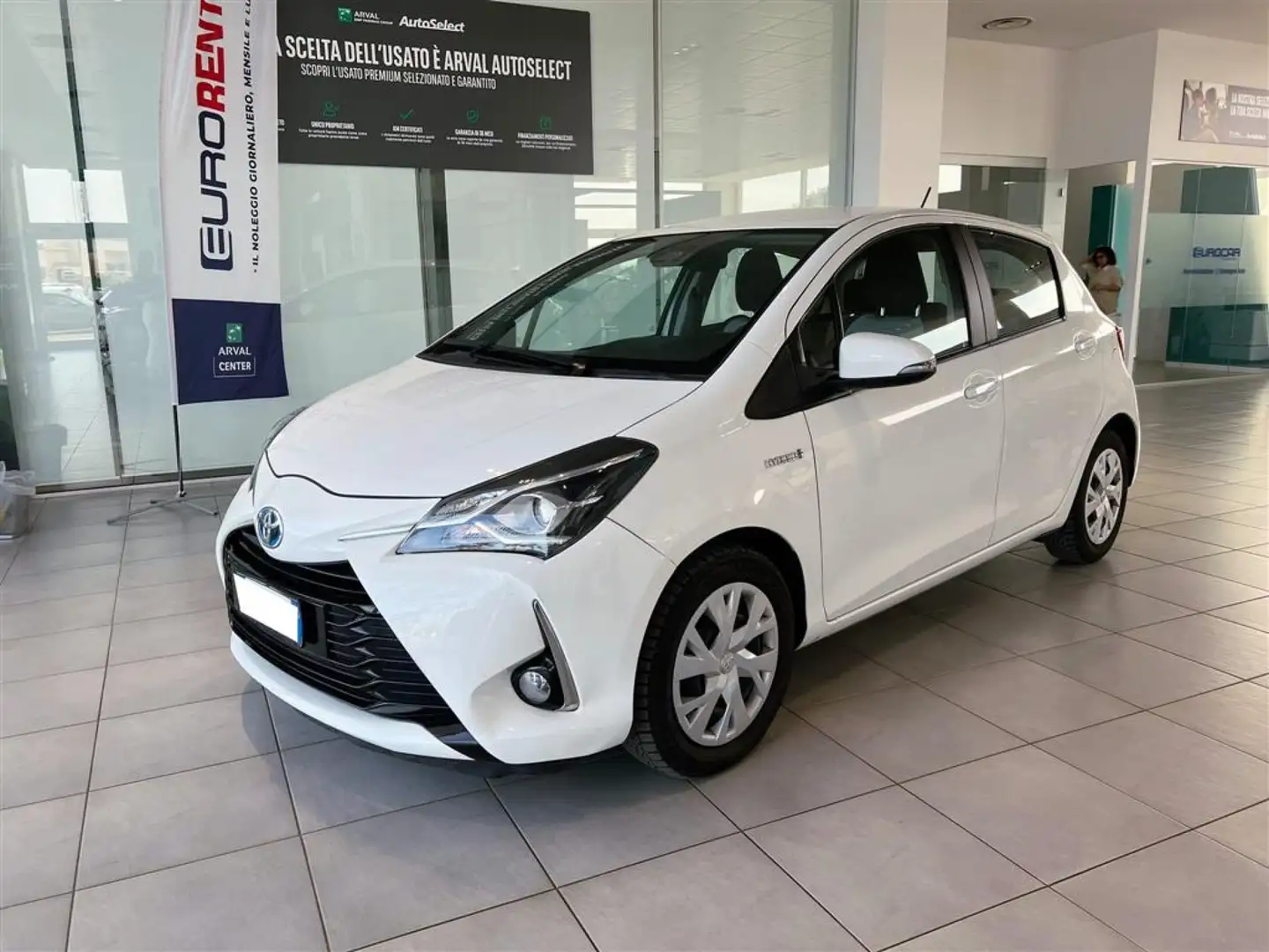Toyota Yaris 1.5 Hybrid Active 36 mesi di garanzia Bianco - 1
