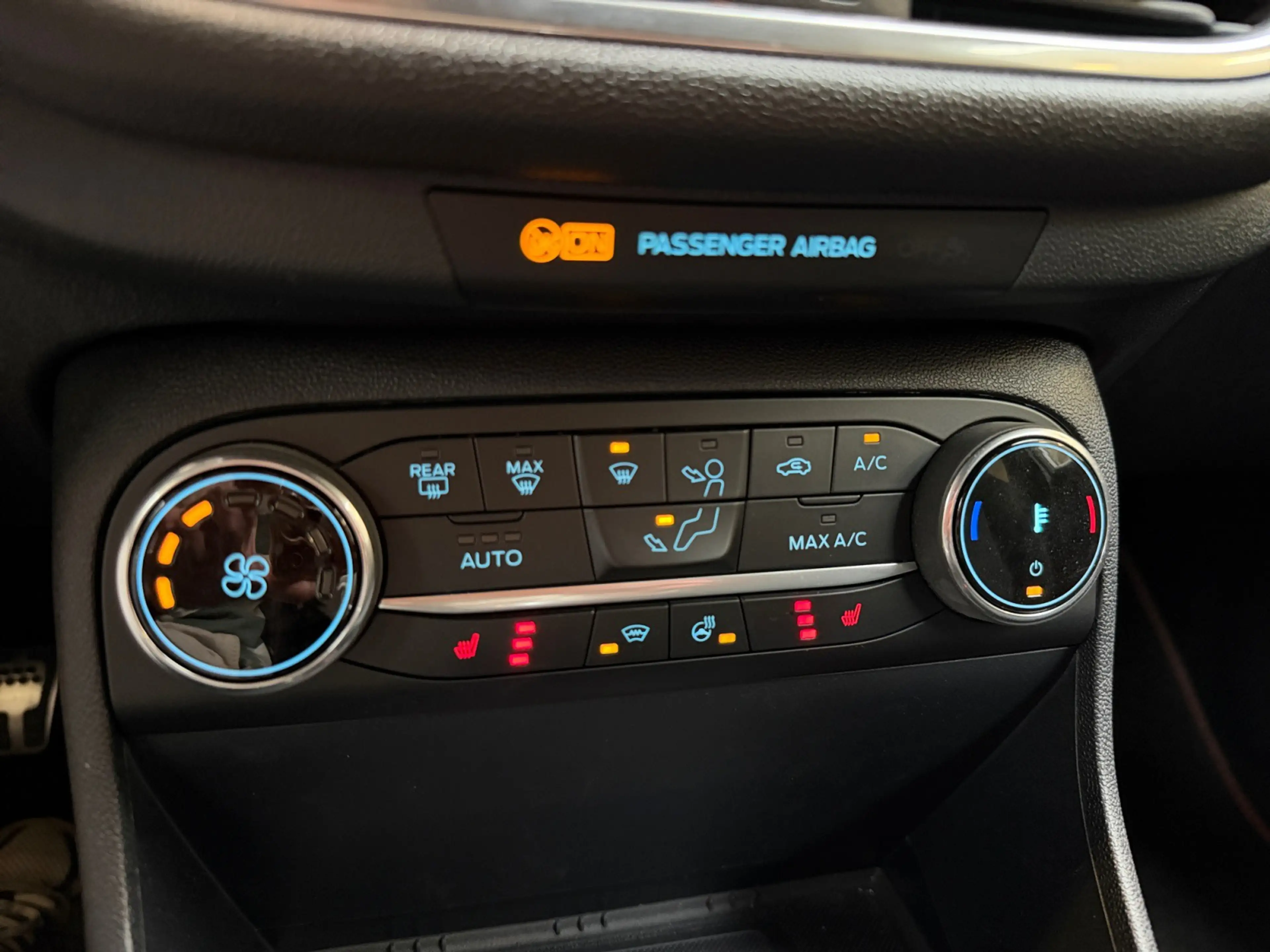 Ford Fiesta Fiesta 1.0 EcoBoost ST-Line (EU6d) / CARPLAY / SG + VOL CHAUFF / PDC / REGUL-LIM / B&O — photo 13