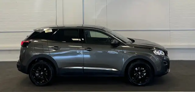 Peugeot 3008 view 5