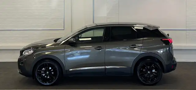 Peugeot 3008 view 4