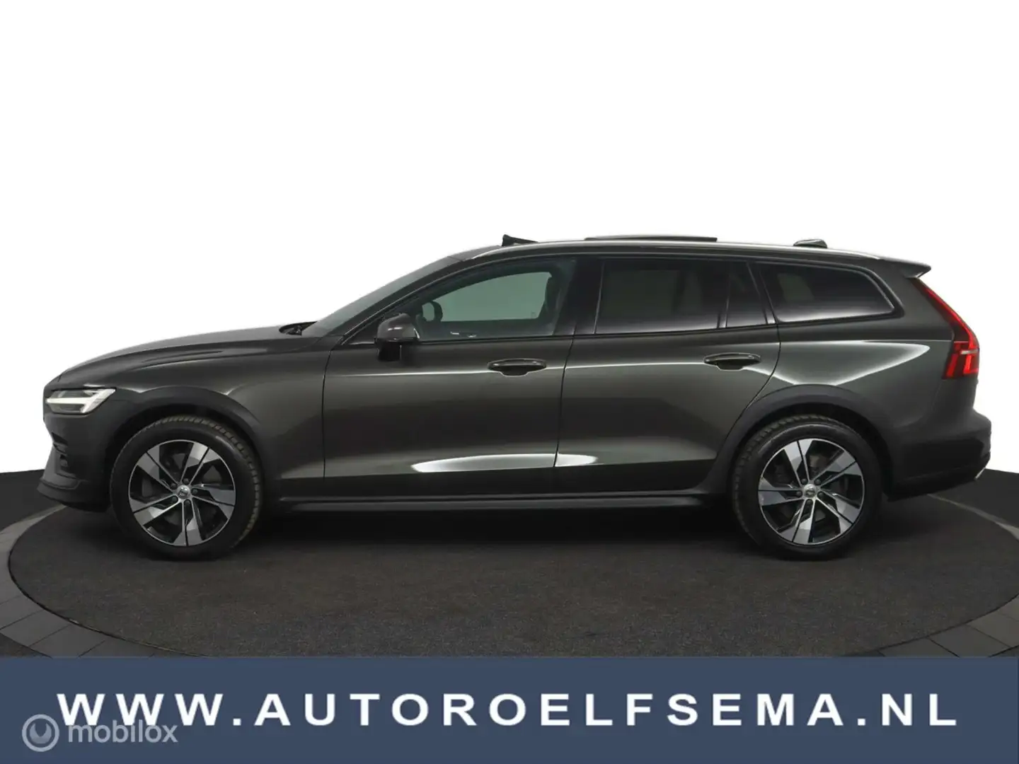 Volvo V60 Cross Country D4 AWD |ACC|PILOT|PANO|lEER| bomvol!! Grijs - 1