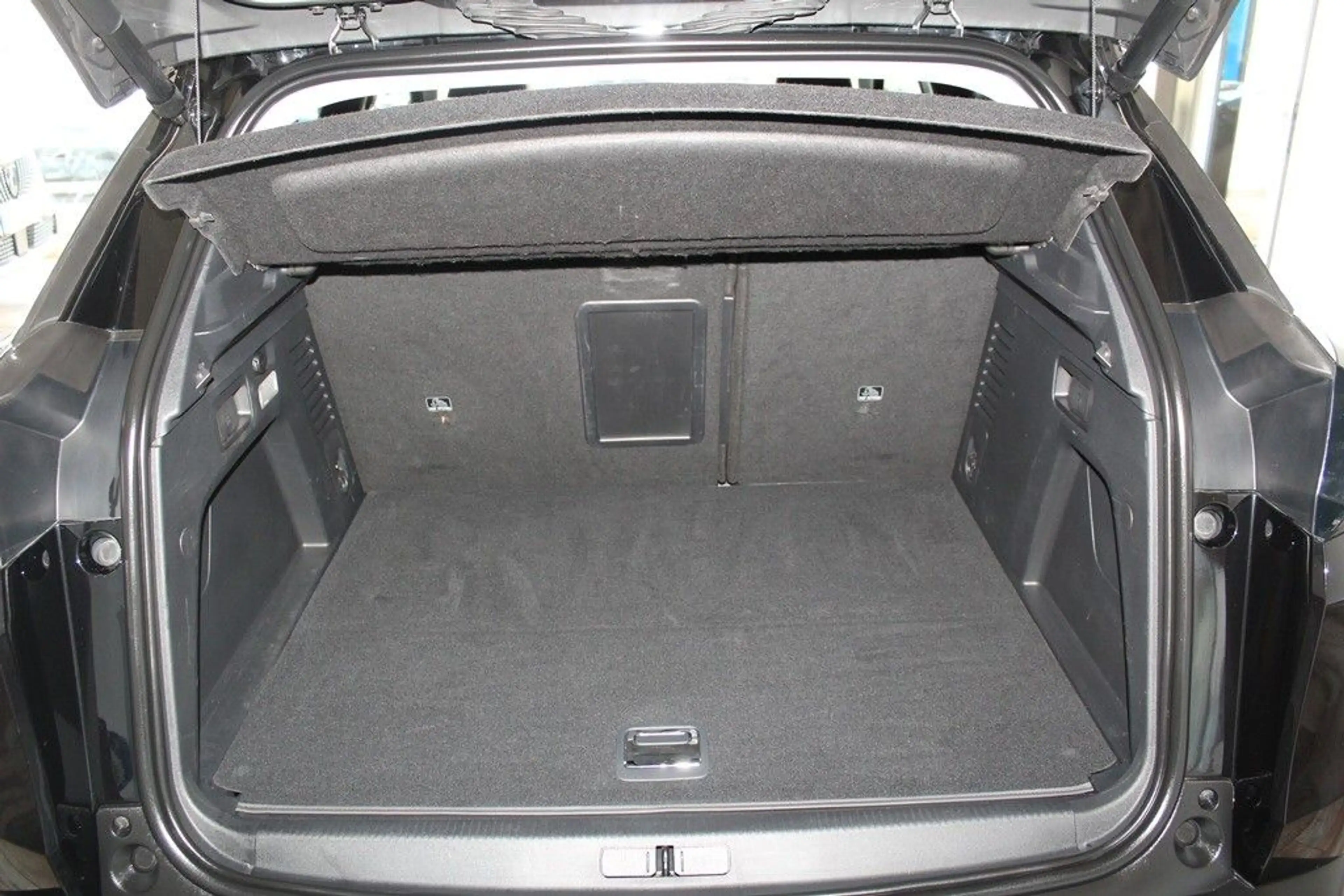 Peugeot 3008 Hybrid 225 Allure Pack EAT8*LEDER*360°*AHZV — photo 12