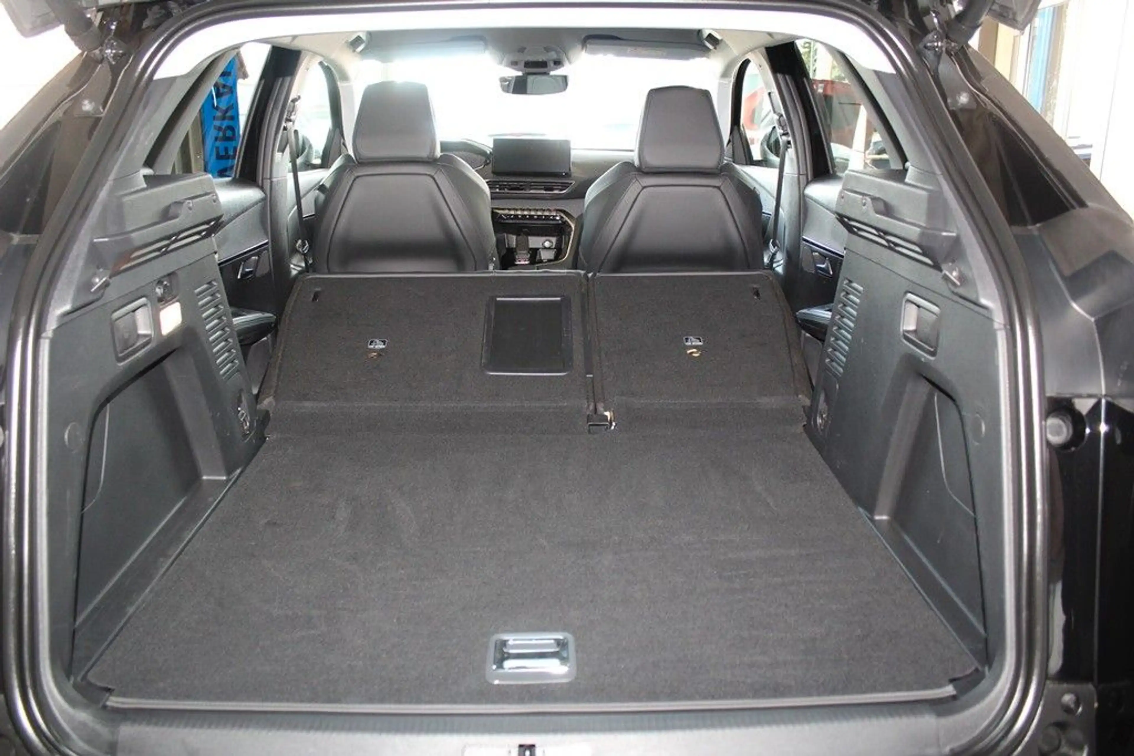Peugeot 3008 Hybrid 225 Allure Pack EAT8*LEDER*360°*AHZV — photo 15