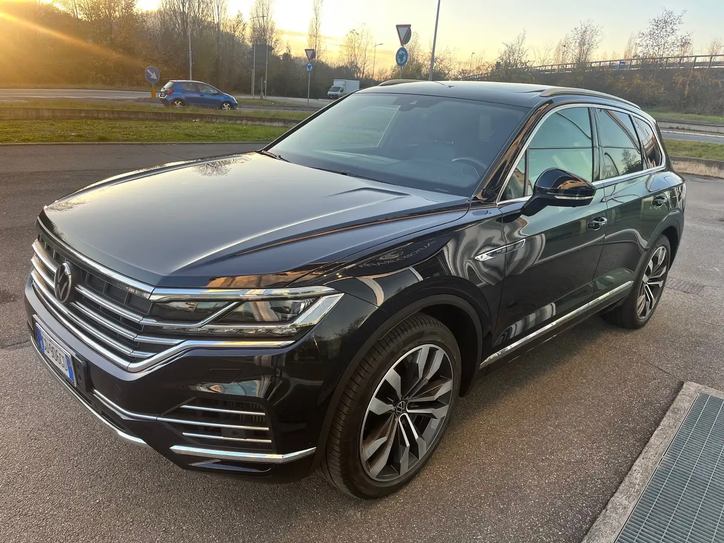 Volkswagen Touareg 3.0 V6 tsi eh Elegance 4Motion tiptronic Blu/Azzurro - 2