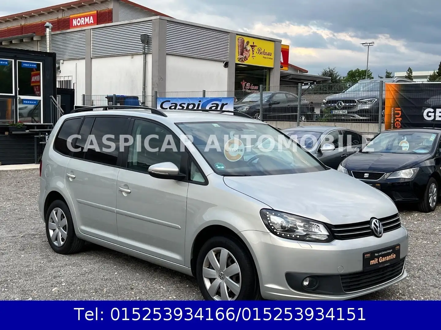 Volkswagen Touran 2,0 TDIComfortline BMT,SHZ,PDC,BI-XENON,AHK,1.HAND Silber - 1
