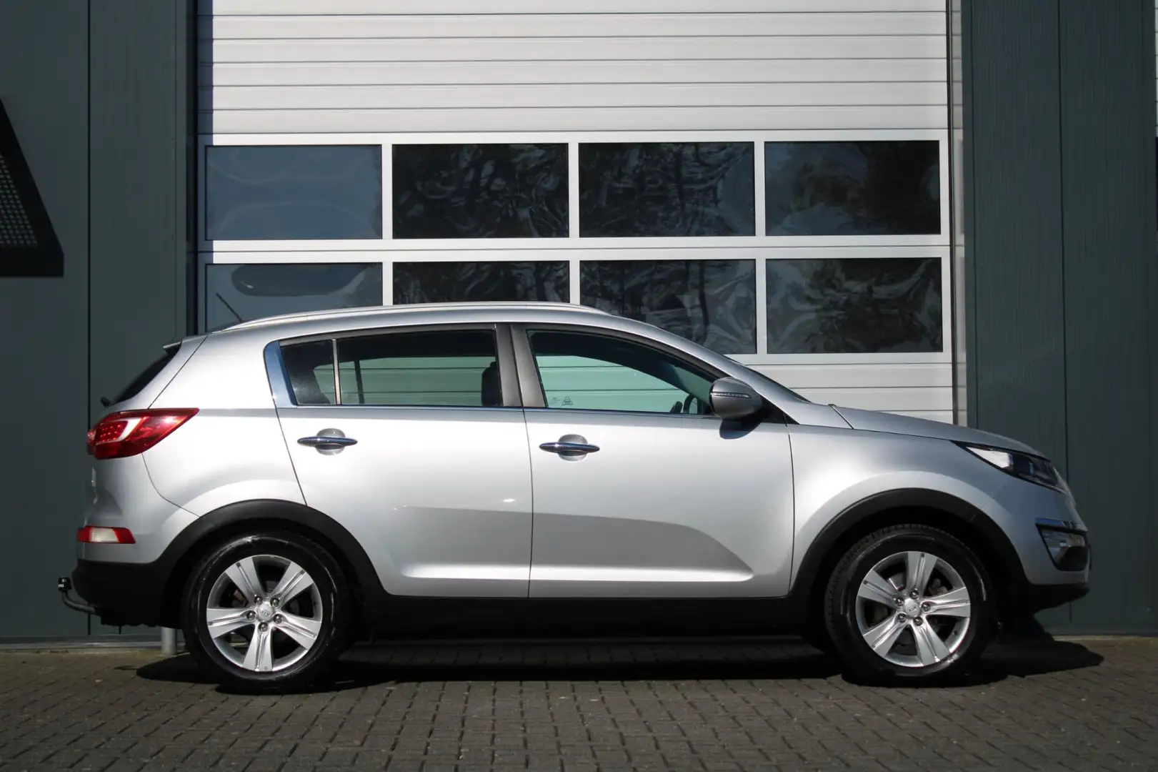 Kia Sportage 2.0 X-ecutive Plus Pack First Edition 163pk Clima/ Grijs - 2