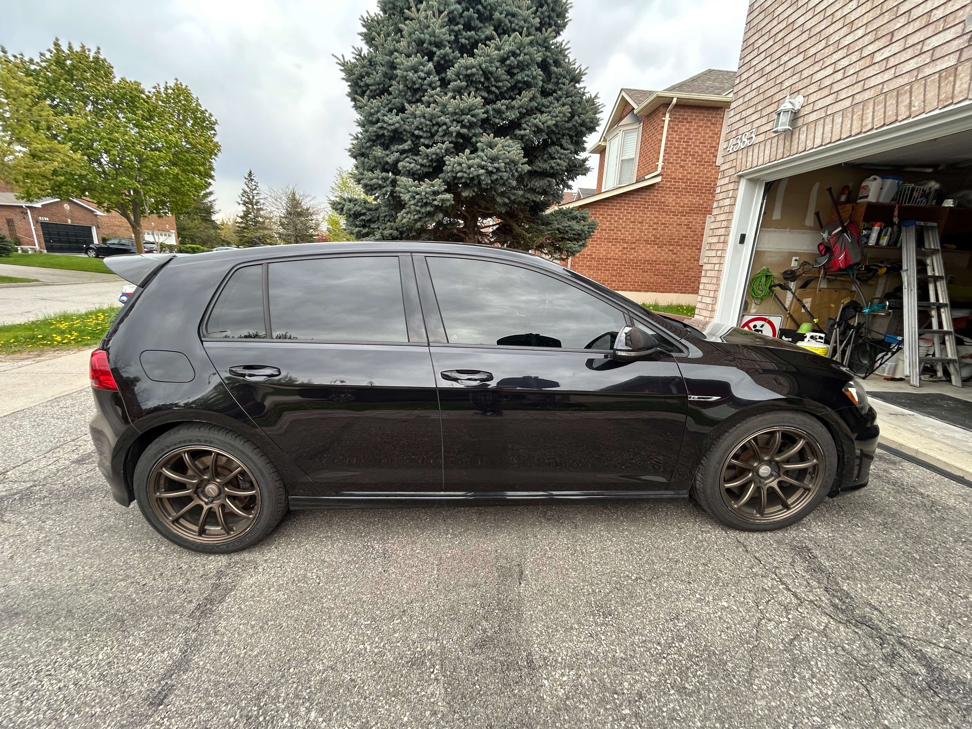2016 Volkswagen Golf R Night Fury: Unholy offspring of lightning n death thumb 7