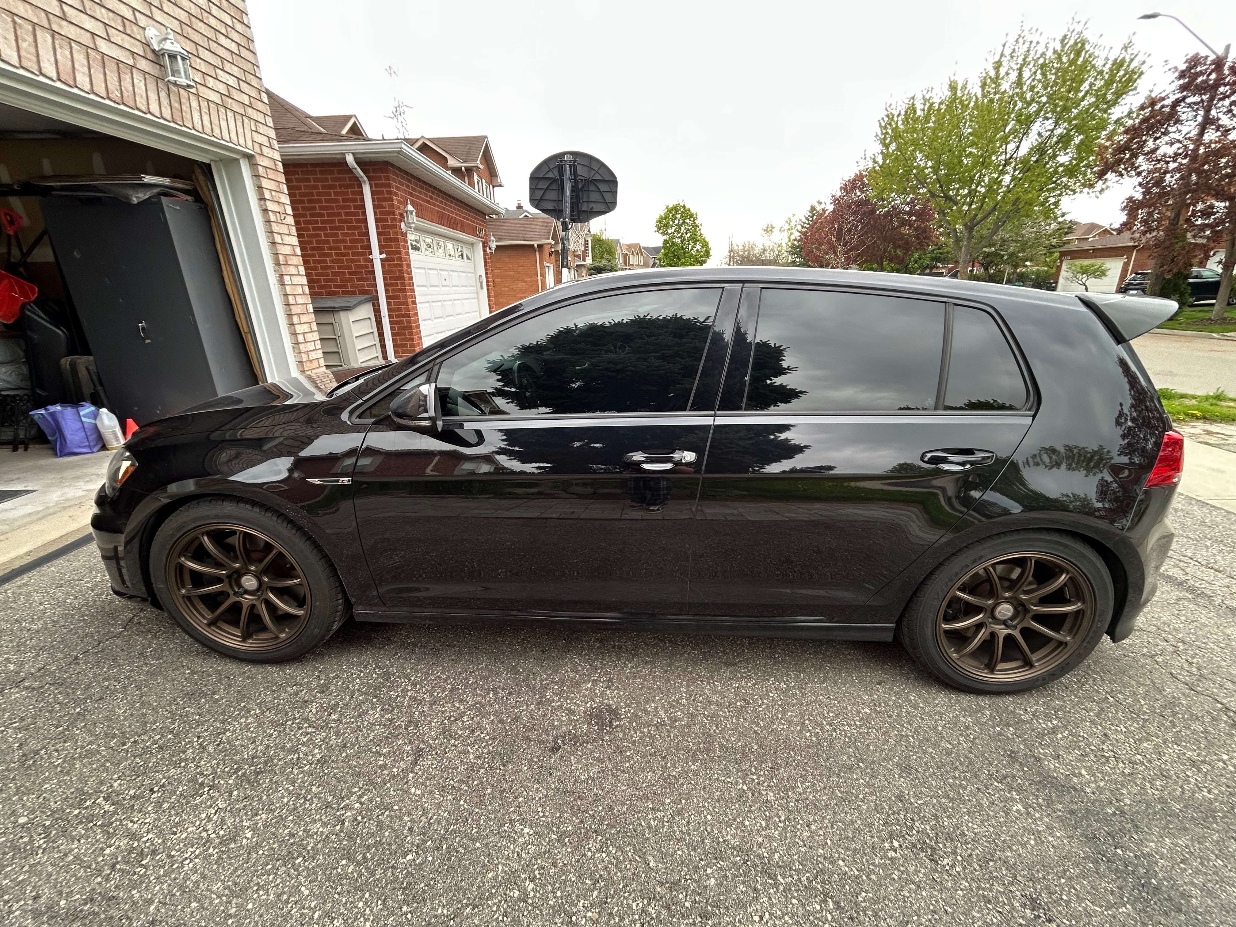 2016 Volkswagen Golf R Night Fury: Unholy offspring of lightning n death thumb 9