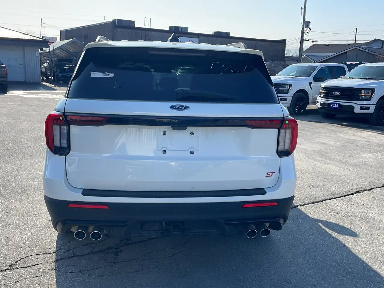 Ford Explorer снимка Ford Explorer