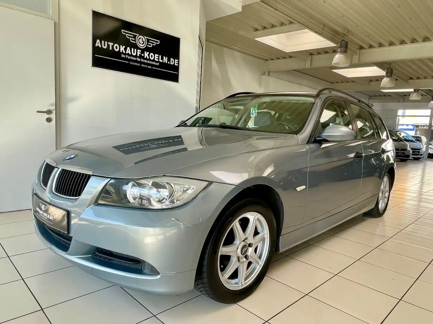 BMW 320 i Touring Klima/Alus/AHK Azul - 1
