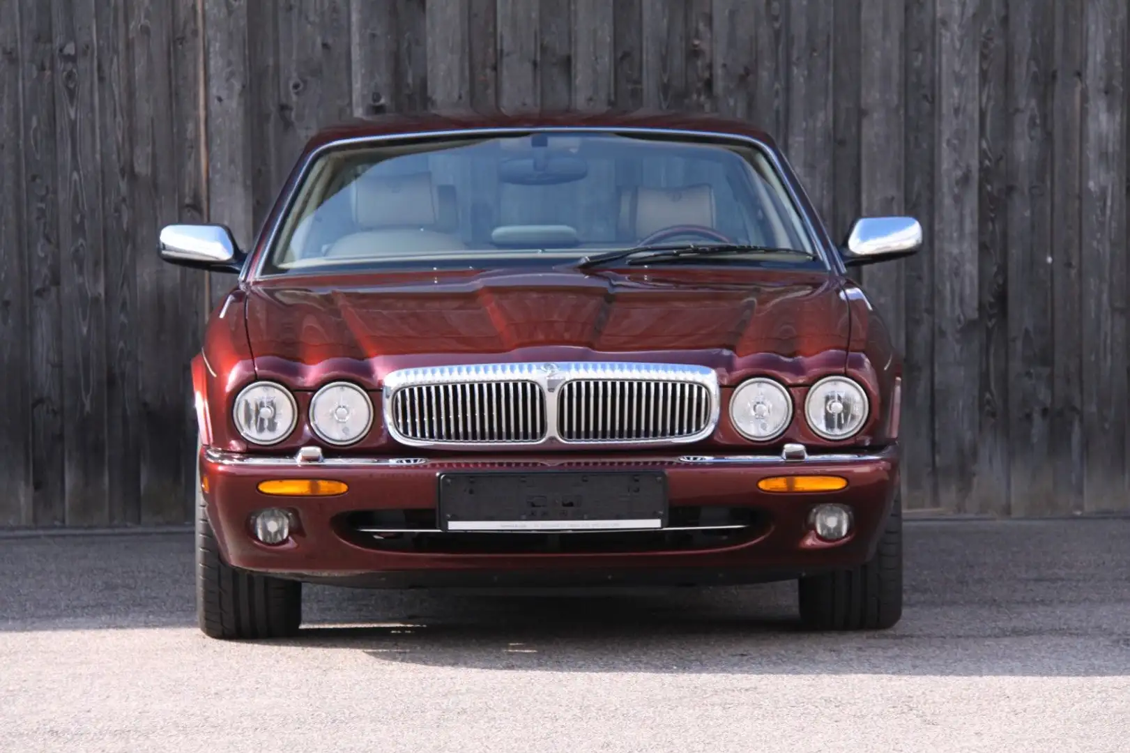 Jaguar Daimler Super V8 Langversion  3 Jahre Garantie Rot - 1