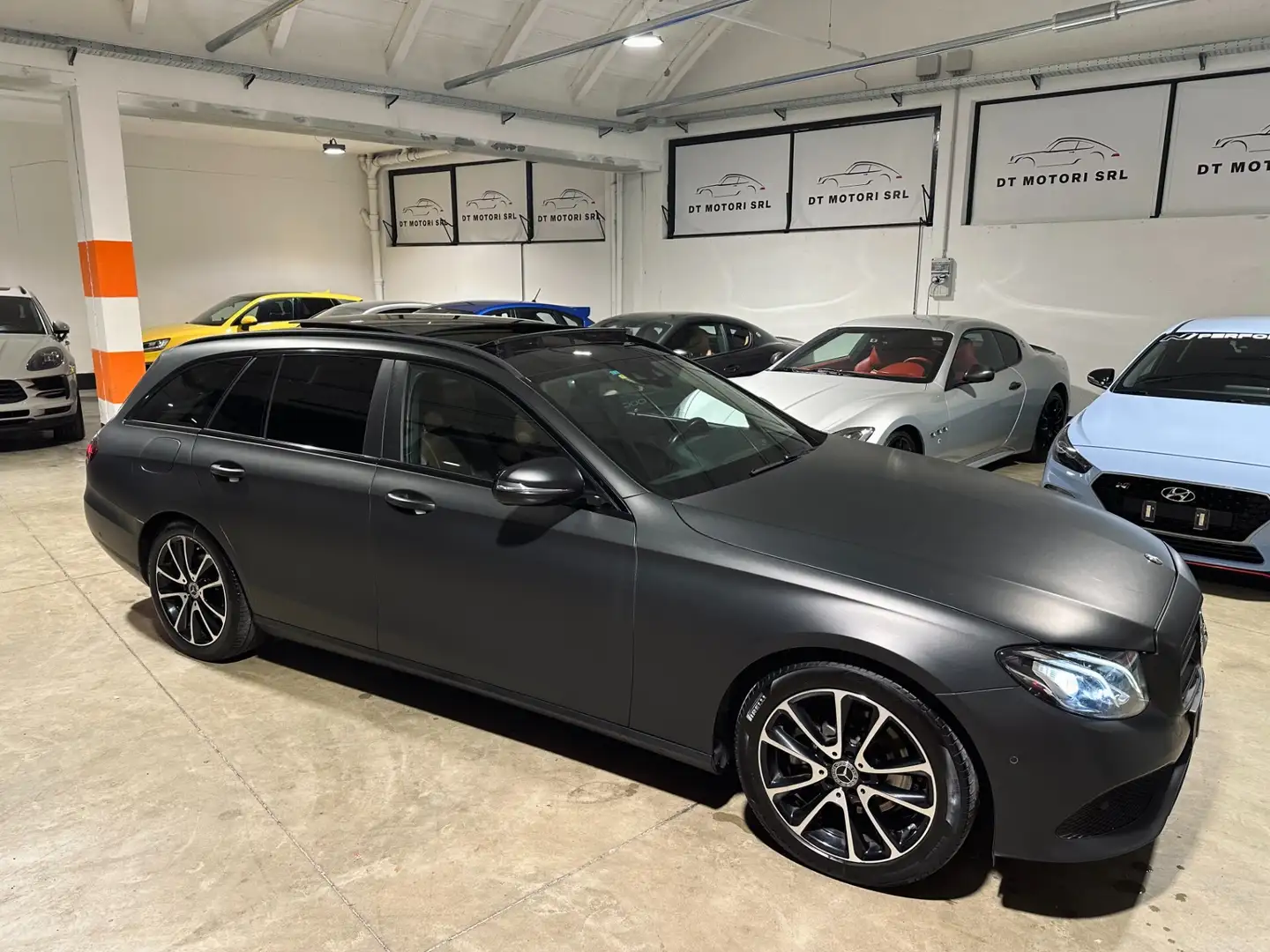 Mercedes-Benz E 220 d S.W. TETTO-LUCI 64 COLORI-FULL LED Grigio - 1