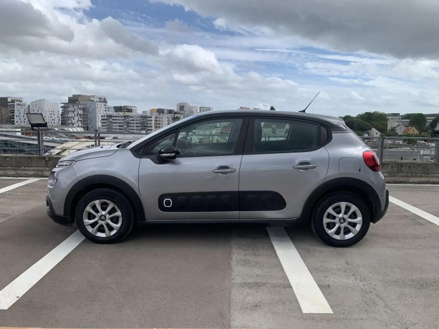 Citroen C3 PURETECH 82CH FEEL BUSINESS S\u0026S E6.D Grau - 2