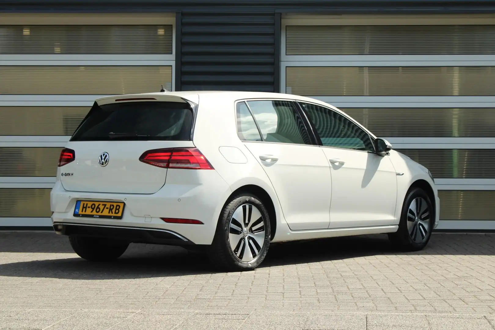 Volkswagen e-Golf 136pk E-DITION 2020 | SoH 94% | Camera achter | DA Wit - 2